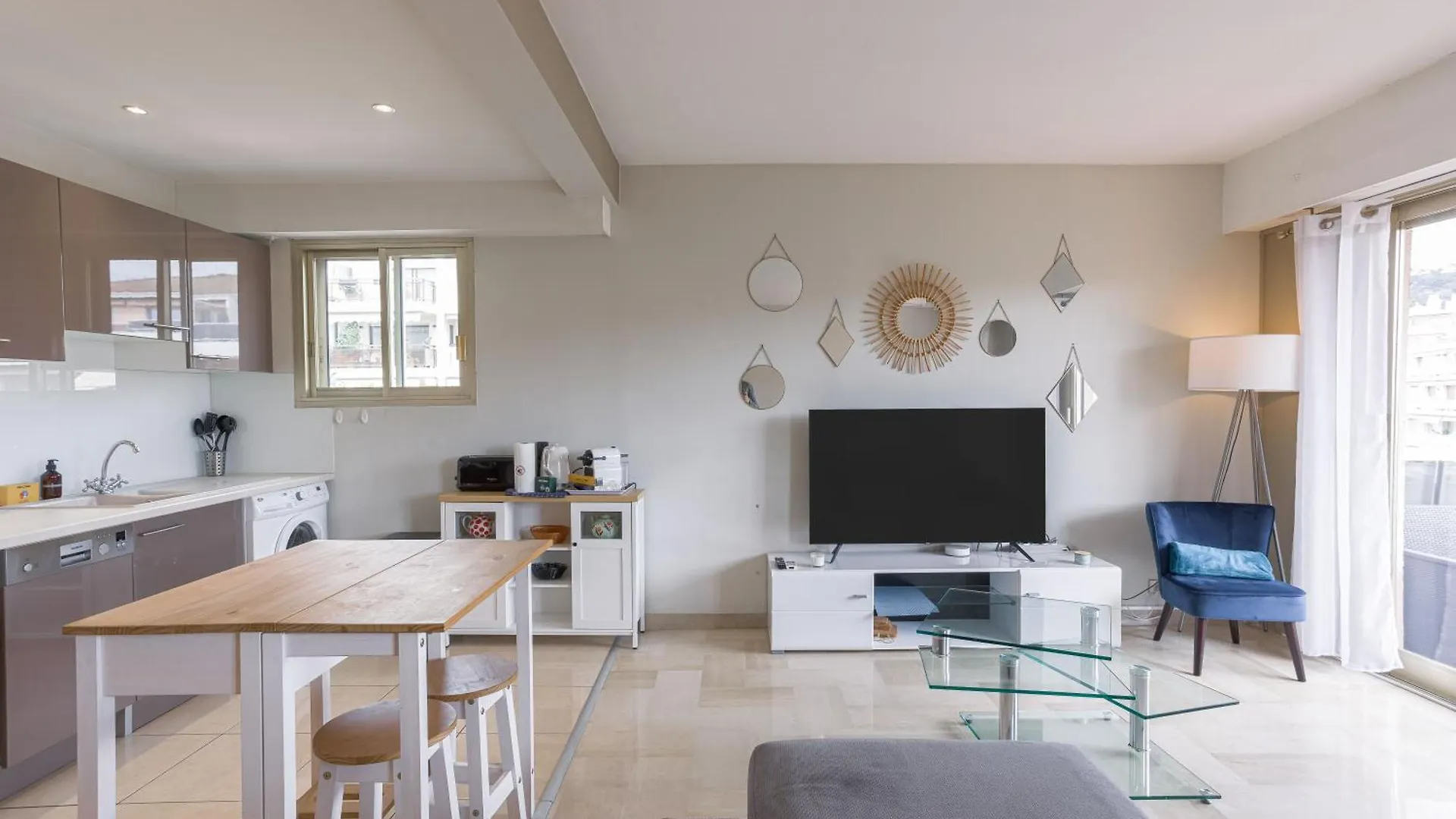 Cannes 77 - Terrasse, Spacieux, Clim, Paisible Apartment
