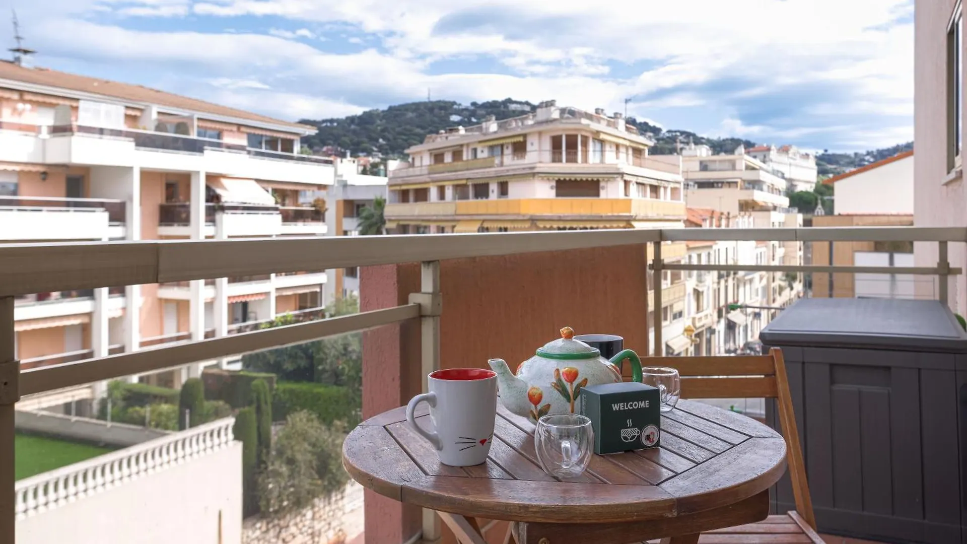 Cannes 77 - Terrasse, Spacieux, Clim, Paisible Apartment